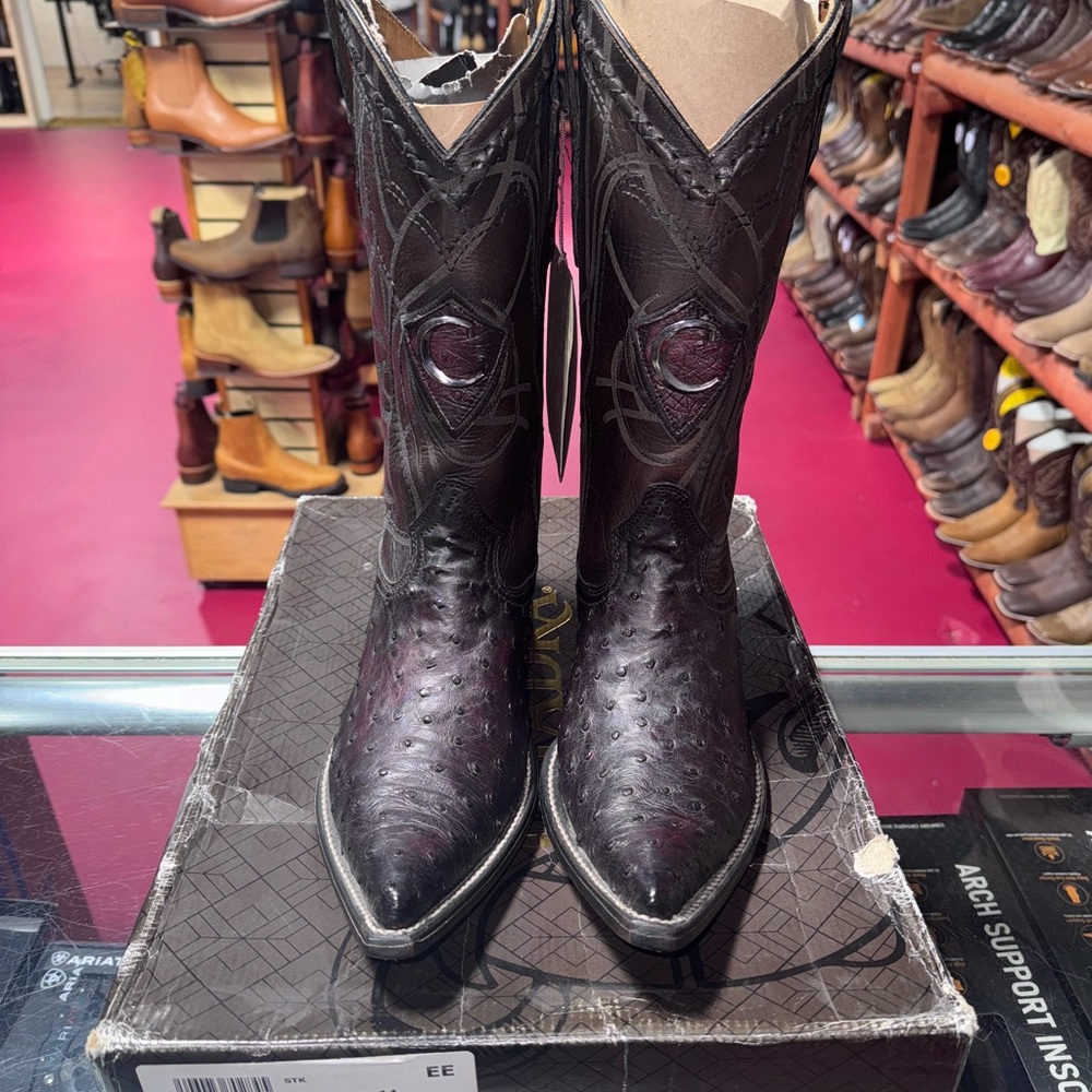 Men’s pointed toe ostrich cowboy boots